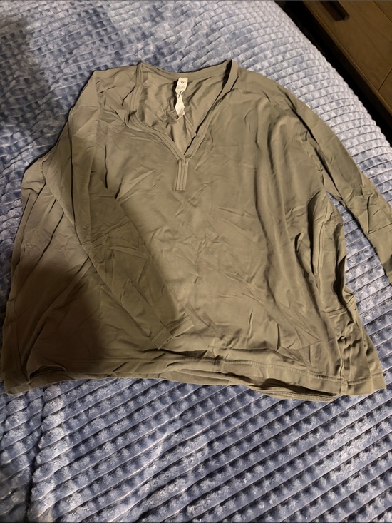 lululemon athletica Tops - lululemon athletica Olive Green / Grey Long-Sleeve V Neck Pullover